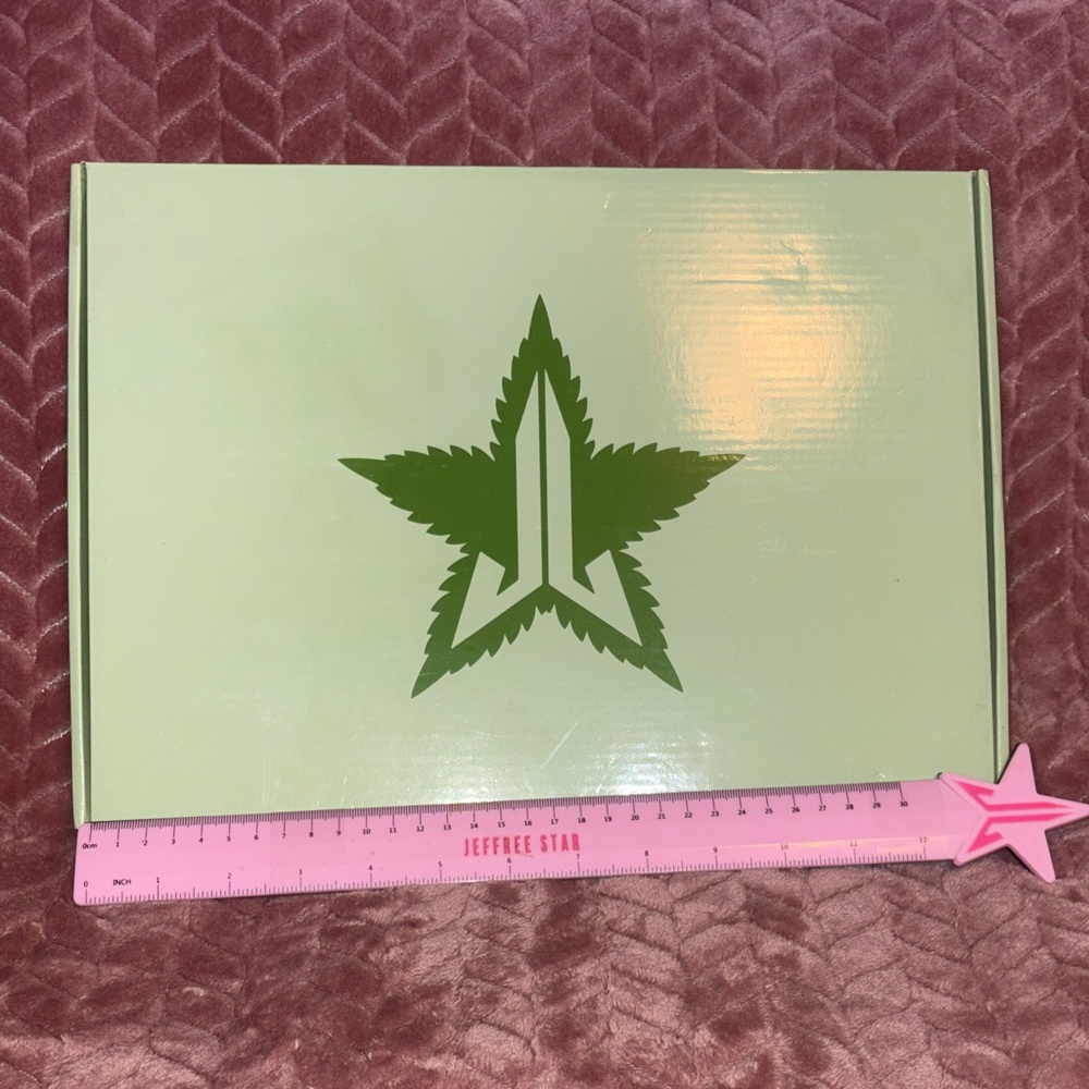 Jeffree Star - Mint soft touch Mirror - Limited Edition from the 420 collection